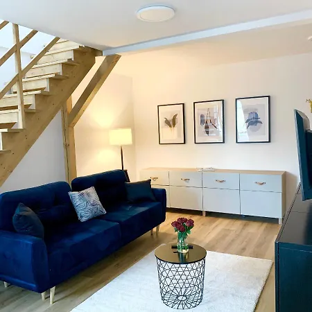 Przestronny ,Pietrowy Apartment W Centrum Klodzka Z Darmowym Parkingiem Διαμέρισμα