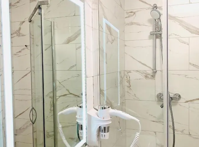 W Samym Sercu Miasta Z Darmowym Parkingiem Pod Zlotym Lwem -hotel Vi Lejlighed *