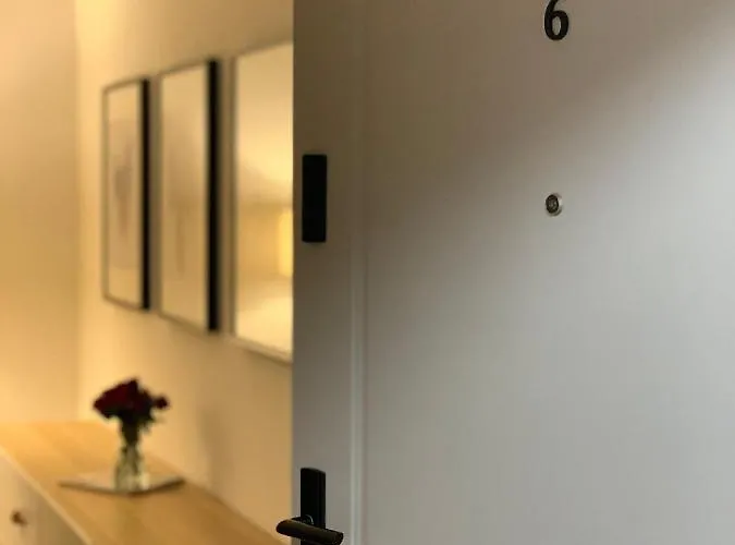 Apartment W Samym Sercu Miasta Z Darmowym Parkingiem Pod Zlotym Lwem -hotel Vi *