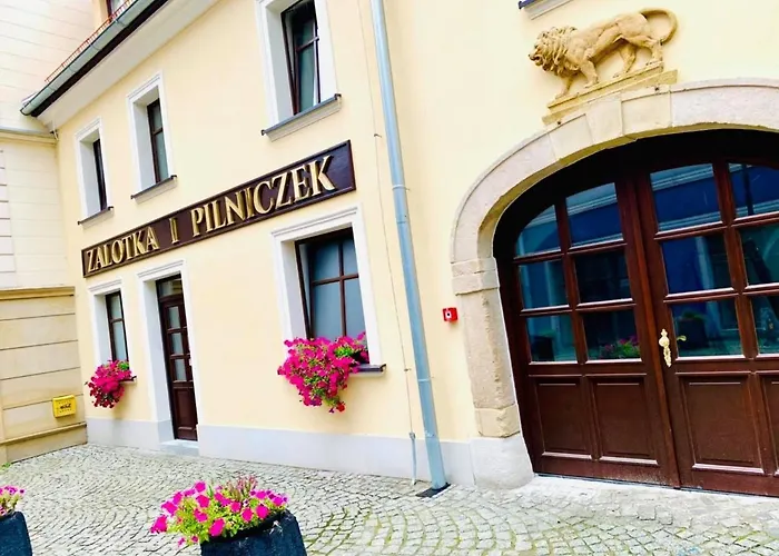 W Samym Sercu Miasta Z Darmowym Parkingiem Pod Zlotym Lwem -hotel Vi Lejlighed *