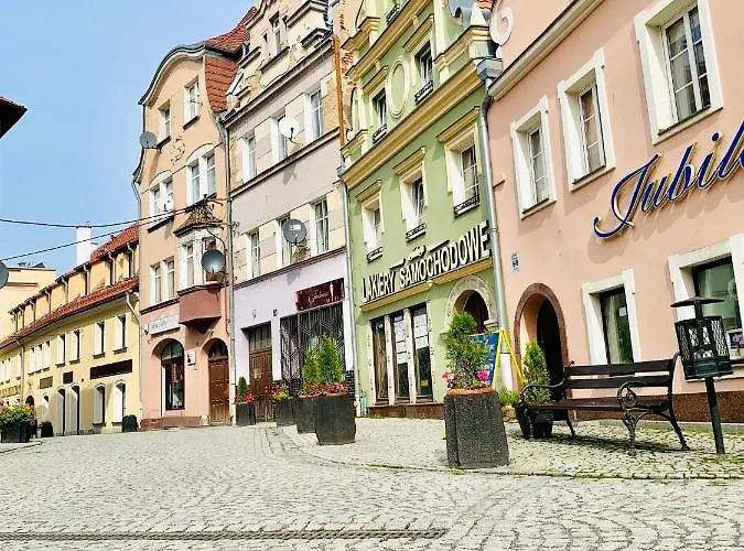 W Samym Sercu Miasta Z Darmowym Parkingiem Pod Zlotym Lwem -hotel Vi Kłodzko